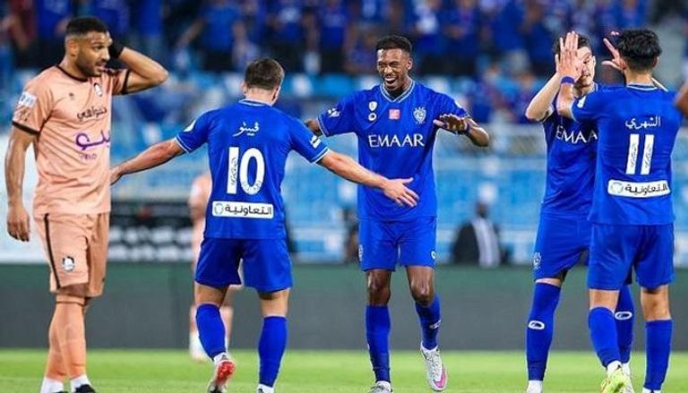 الهلال والرائد