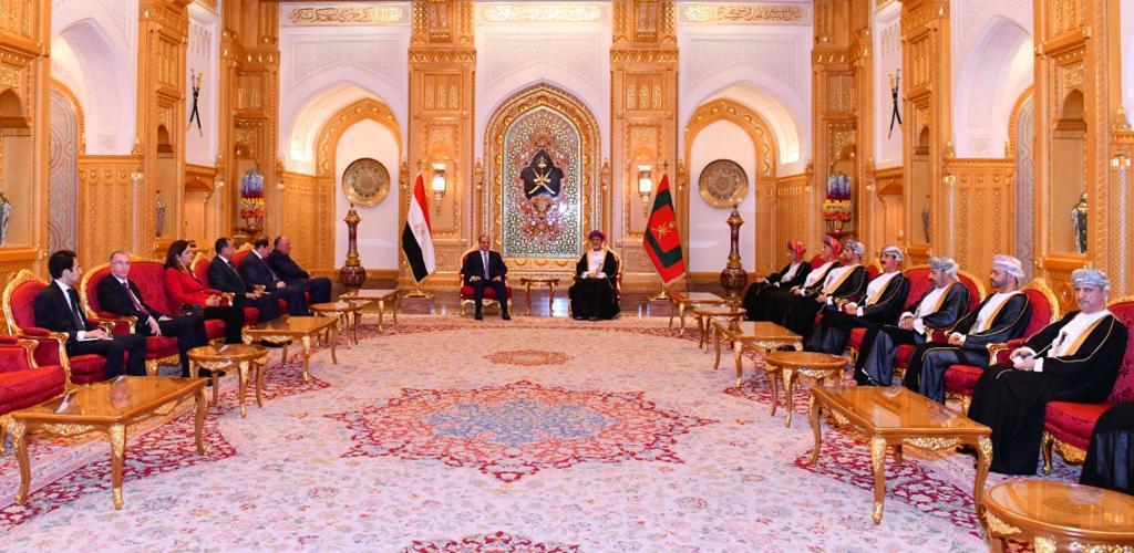 السيسي يلتقي سلطان عمان في قصر العلم العامر