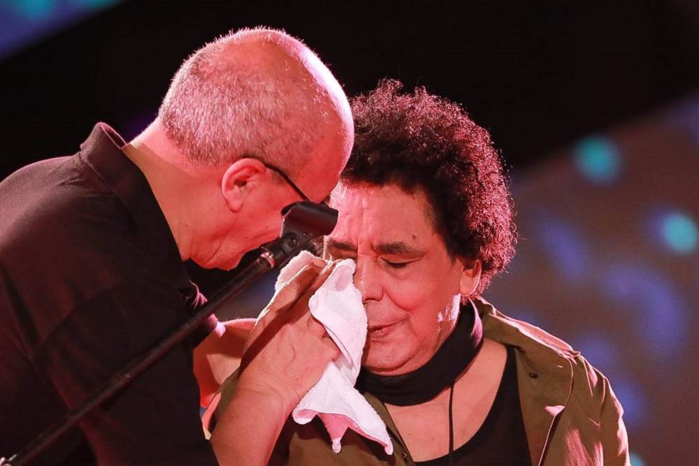 توفى بسبب سرطان الدم.. 9 معلومات عن رومان بونكا الذي أبكى محمد منير في حفل الإسكندرية