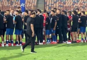 “أيقونة التعصب في مصر”.. هجوم على سيد عبد الحفيظ بعد تجاهله الممر الشرفي من لاعبي الزمالك