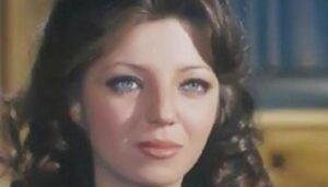 لا أمشي في سكة الشيخ قالي ولم أرتدي الحجاب.. 9 تصريحات مثيرة للفنانة هدى رمزي في “كلام الناس”