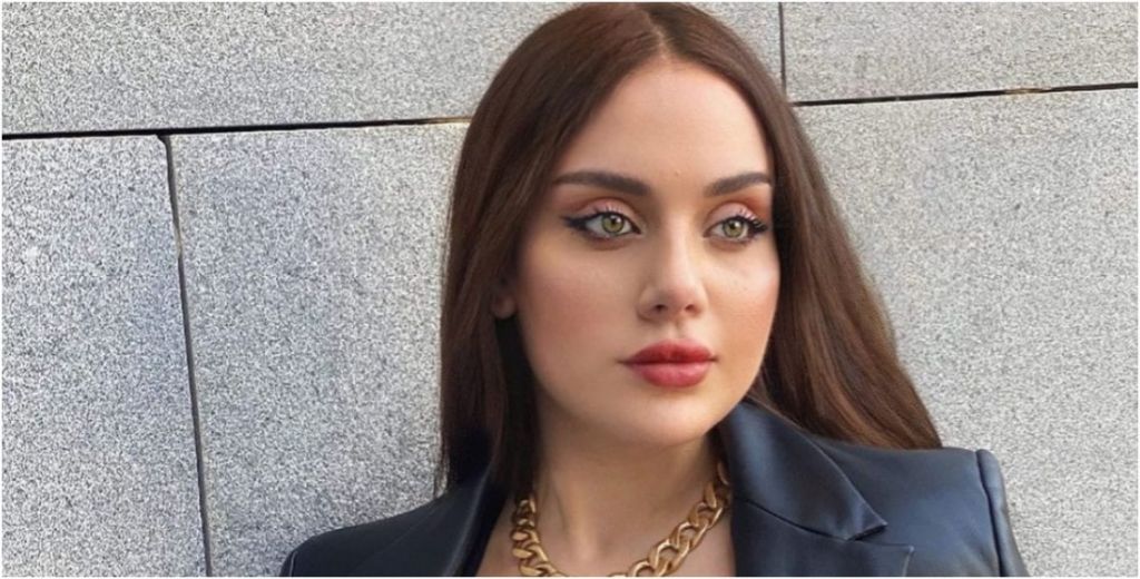 أبنة هيفاء وهبي تخطف الأنظار بفستان أنيق