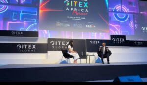 وزير الاتصالات يجرى مباحثات مع كبرى الشركات العالمية للتعاون وجذب الاستثمارات إلى السوق المصرى