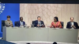 متى تخرج مصر من أزمتها ولماذا تصر على قرض صندوق النقد رغم مليارات “رأس الحكمة”؟