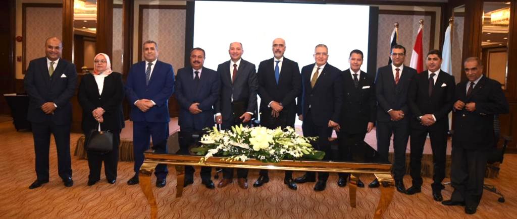 “سفير” ومصلحة الضرائب يوقعان عقد إدارة منتجع مرسى مطروح