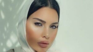   لاميتا فرنجية بإطلالة سوداء جريئة..شاهد