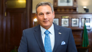 1.5 مليار جنيه قيمة تبرعات بنك مصر لقطاعات التعليم والصحة ودعم العشوائيات