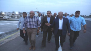 “الوزير”: رفع كفاءة الطريق الدولي الساحلي لـ 6 حارات بكل اتجاه