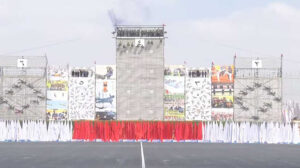 طلاب كلية الشرطة يقدمون عرضا لطرق الاقتحام التكتيكي بالسلاح