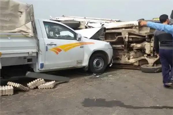 تصادم سيارتين ربع نقل