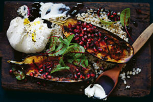 سلطة الباذنجان المقلي بالطحينة والرمان بطريقة جديدة