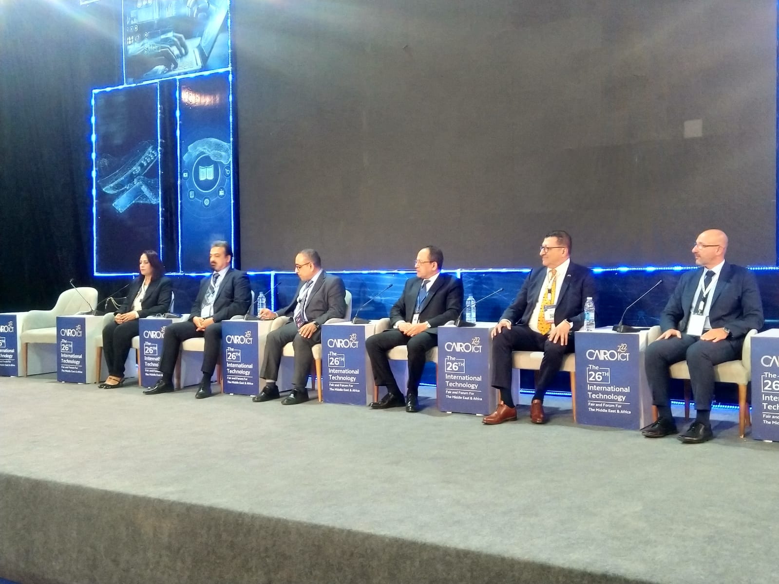 في جلسة بحثت أدوار القطاعات المختلفة: التكنولوجيا تعالج متاعب القطاع الصحي وتطور قدراته