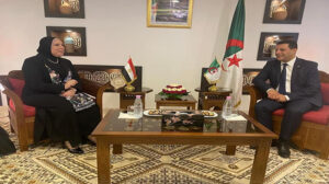 نيفين جامع: معرض تراثنا ملتقى كبير للمبدعين والحرفيين والفنانين