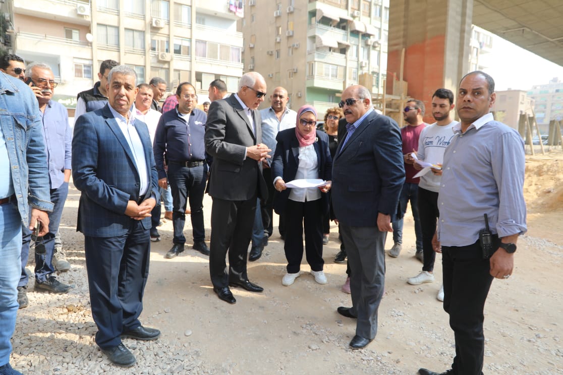 متابعه الأعمال النهائية لتغطية ترعه المريوطية فى المنطقة بين شارعى الهرم والملك فيصل