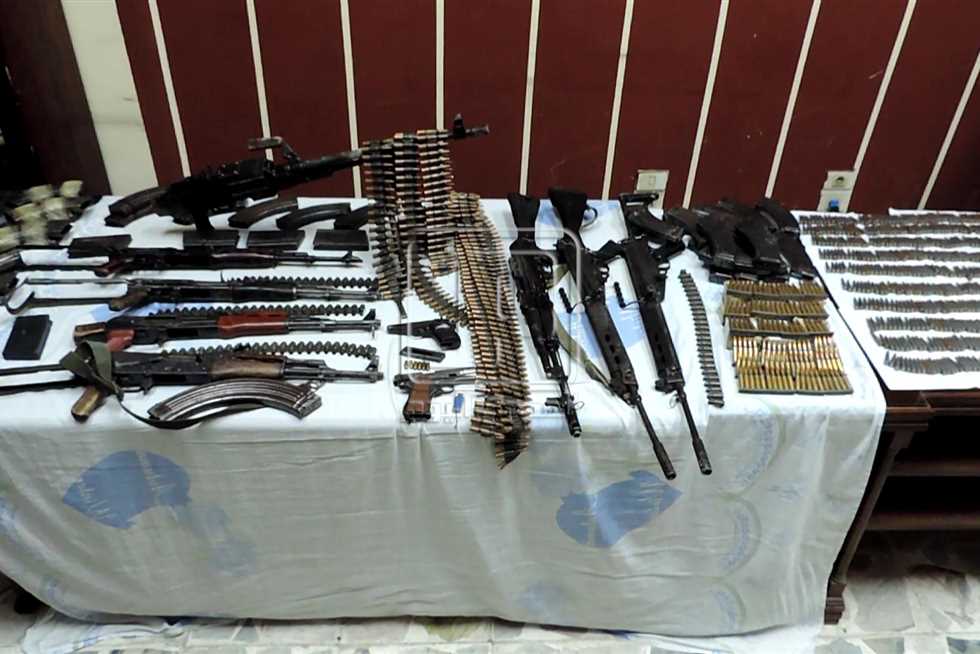 ضبط عاطل بحوزته أسلحة ومخدرات بالشرابية