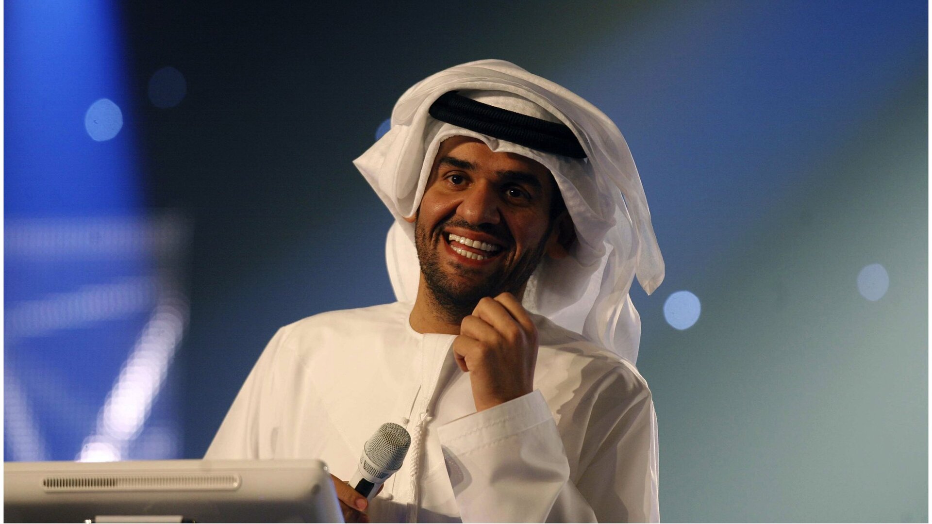 حسين الجسمي يودع سنوات العزوبية.. ونجوم الفن يهنئونه بعقد قرانه