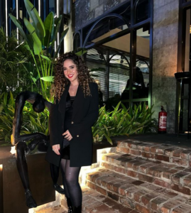 شاهد.. رنا رئيس تتألق بالأسود فى أحدث ظهور لها