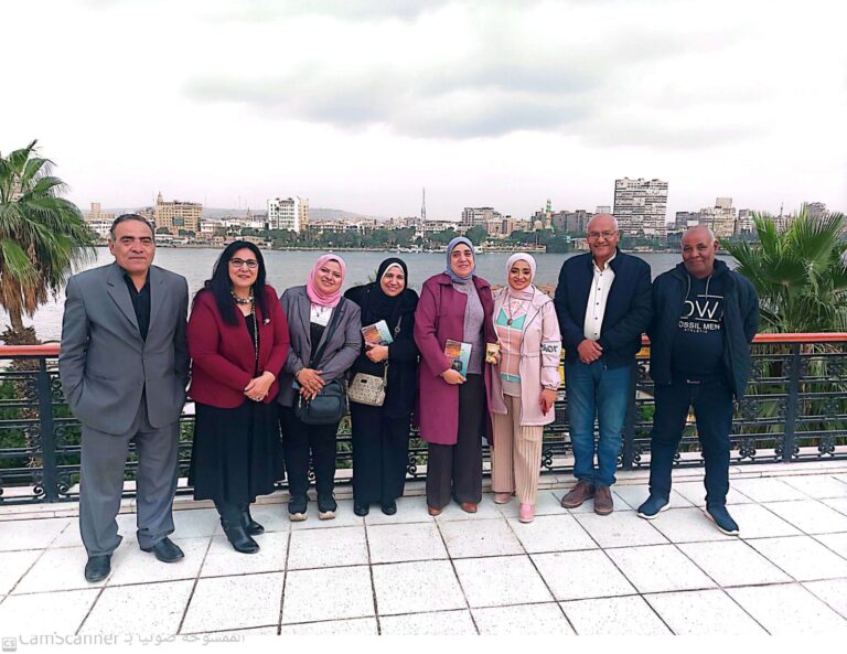 جانب من حفل التوقيع