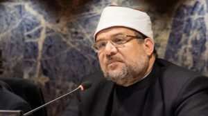 وزير الأوقاف يدعو المنابر الإعلامية والصحفية لتوعية الأجيال الشابة بتاريخ العلاقات العربية