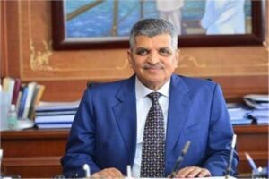 أسامة ربيع عن الحوادث الأخيرة في مجرى القناة: تقع نتيجة أعطال في السفن