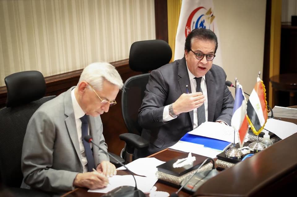 مباحثات مصرية فرنسية لتعزيز التعاون في القطاع الصحي