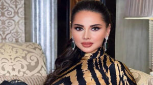 ياسمين رئيس بإطلالة صيفية متميزة على الشاطئ