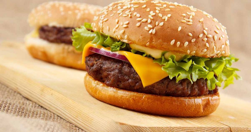 فرحى أطفالك بطريقة عمل  البرجر بطعم الجاهز