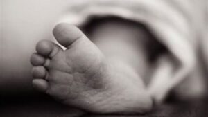 العثور على جثة رضيع مقتول طعنا وملقي بأحد الشوارع بالسلام