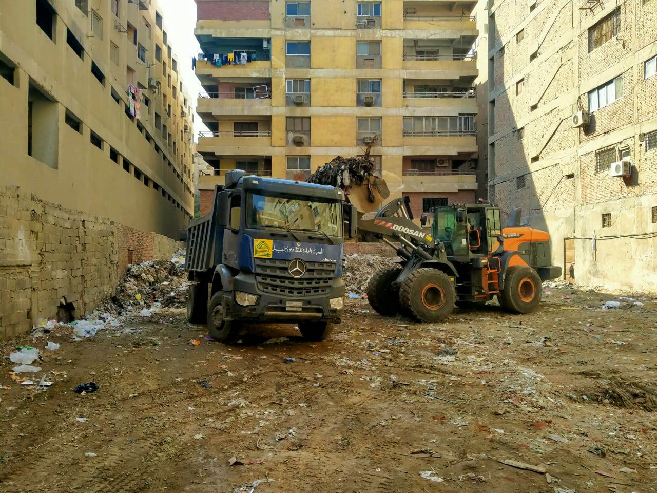 رفع 1150 طن مخلفات وتراكمات بكفر غطاطي بأوسيم