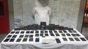 سقوط تاجر مخدرات بحوزته 7 كيلو حشيش بدار السلام