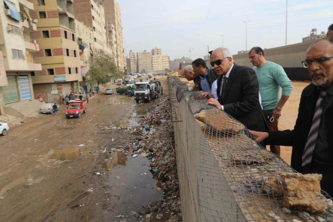 تفقد أعمال اصلاح كسور بماسورة مياه قطر ١٥٠ مم بشارع الأخلاص مع عثمان محرم بالطالبية