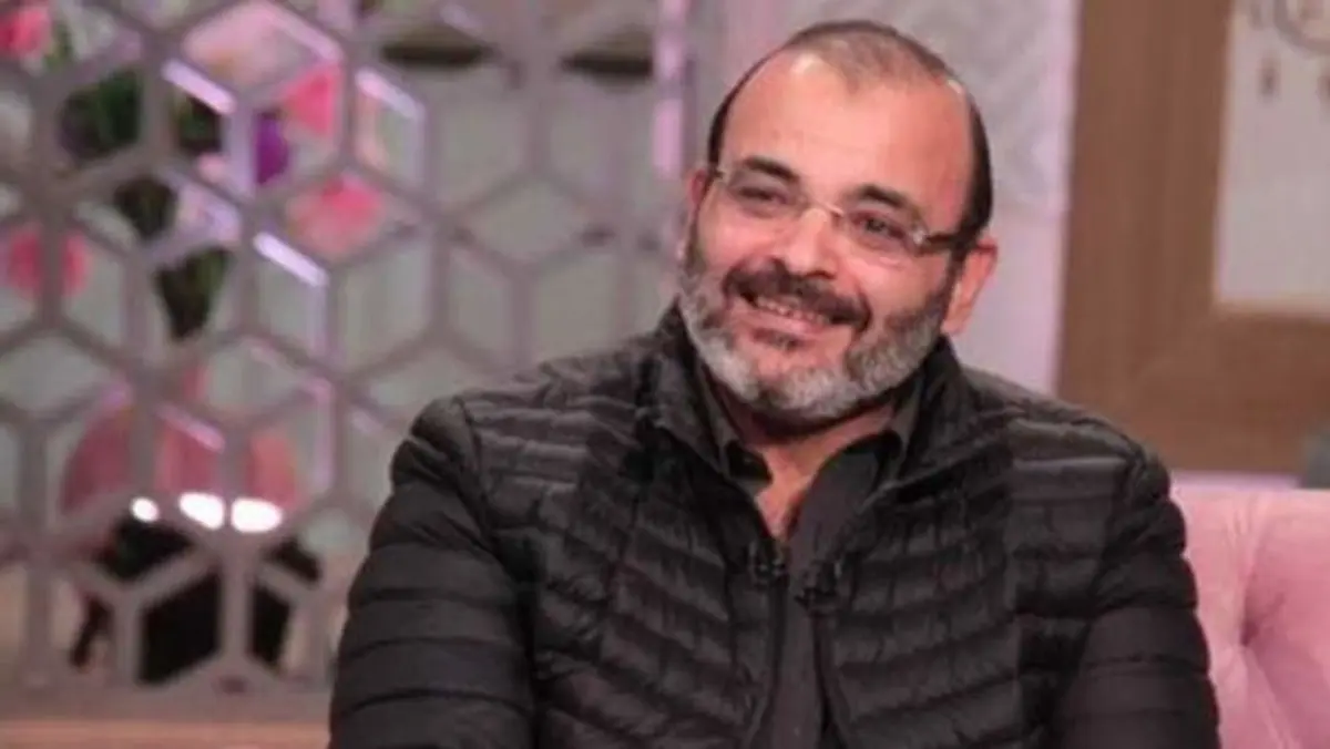 أيمن بهجت قمر يعلن عن استعداده لكتابة تتر “حضرة العمدة”