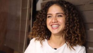 “المفروض متمثلش تاني”| هجوم على رنا رئيس بسبب “أزمة منتصف العمر.. وأيتن عامر تدافع