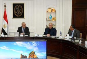 وزير الإسكان: إنتاج المكونات المستخدمة في تنفيذ ناطحات السحاب.. وتوطين تلك الصناعات بمصر