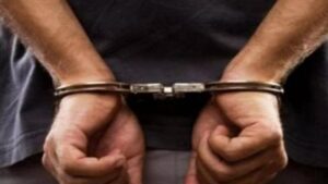 سقوط عاطل يجبر الأطفال علي التسول بمصر القديمة