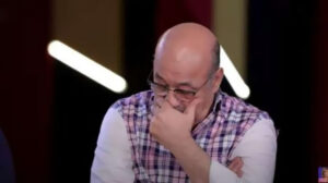 ابنة حجاج عبد العظيم تتسبب في بكاءه على الهواء