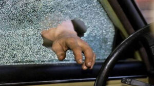 القبض علي شخص بتهمة سرقة سيارة أجرة بمدينة بدر