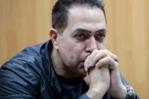 حكيم يعلن عن وفاة شقيقه الأكبر وموعد العزاء