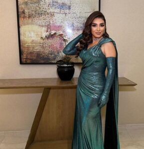 شاهد.. روجينا بإطلالة أنيقة تبرز جمالها