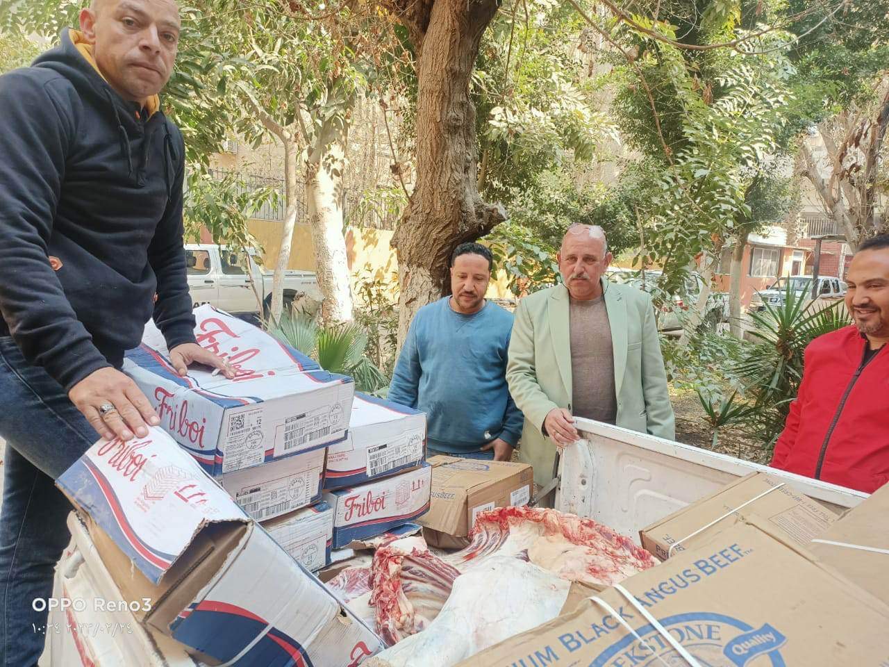 ضبط مجزر مخالف بالعمرانية بحوزته ٣٧٢ كجم لحوم فاسدة