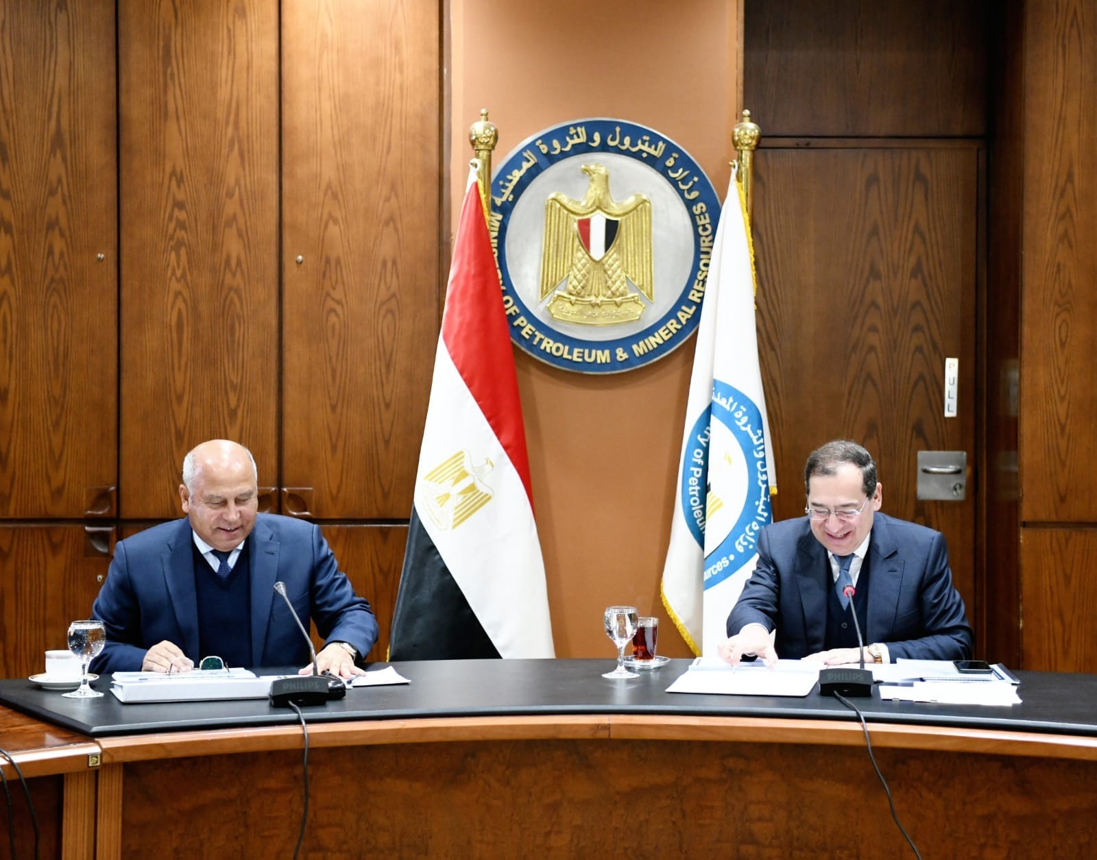 الملا: تطوير الموانئ البترولية المتخصصة ورفع كفاءتها