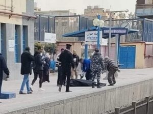 وفاة شاب سقط أسفل عجلات المترو بمحطة حدائق حلوان..صور