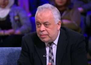 بعد فوزه بمنصب نقيب المهن التمثيلية للمرة الثالثة.. نجوم الفن يهنئون أشرف زكي