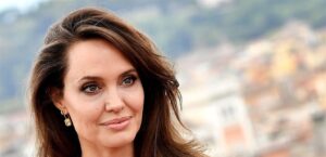 بعد غياب 14 عامًا عن المهرجان.. أنجلينا جولي تتصدر “التريند” بسبب “كان السينمائي”