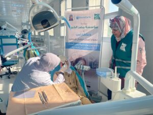 “دنتاكارتس ومصر الخير” تطلقان قافلة طبية جديدة بمحافظة قنا لعلاج أسنان 150 طفل في صعيد مصر مجانًا