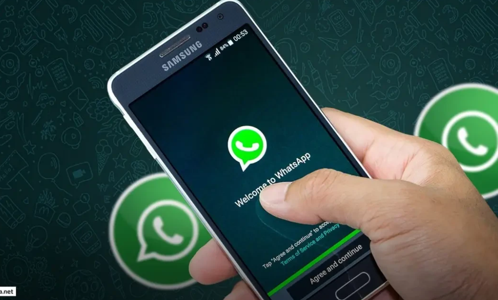 خطوات مشاركة الملاحظات الصوتية في حالة واتساب على آيفون