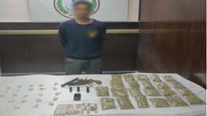 ضبط عاطل بحوزته  “فرد خرطوش” و2 كيلو استروكس بالمعصرة