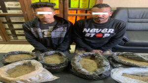 سقوط شخصين بحوزتهما 2 كيلو فودو و12 قطعة حشيش بالزاوية الحمراء