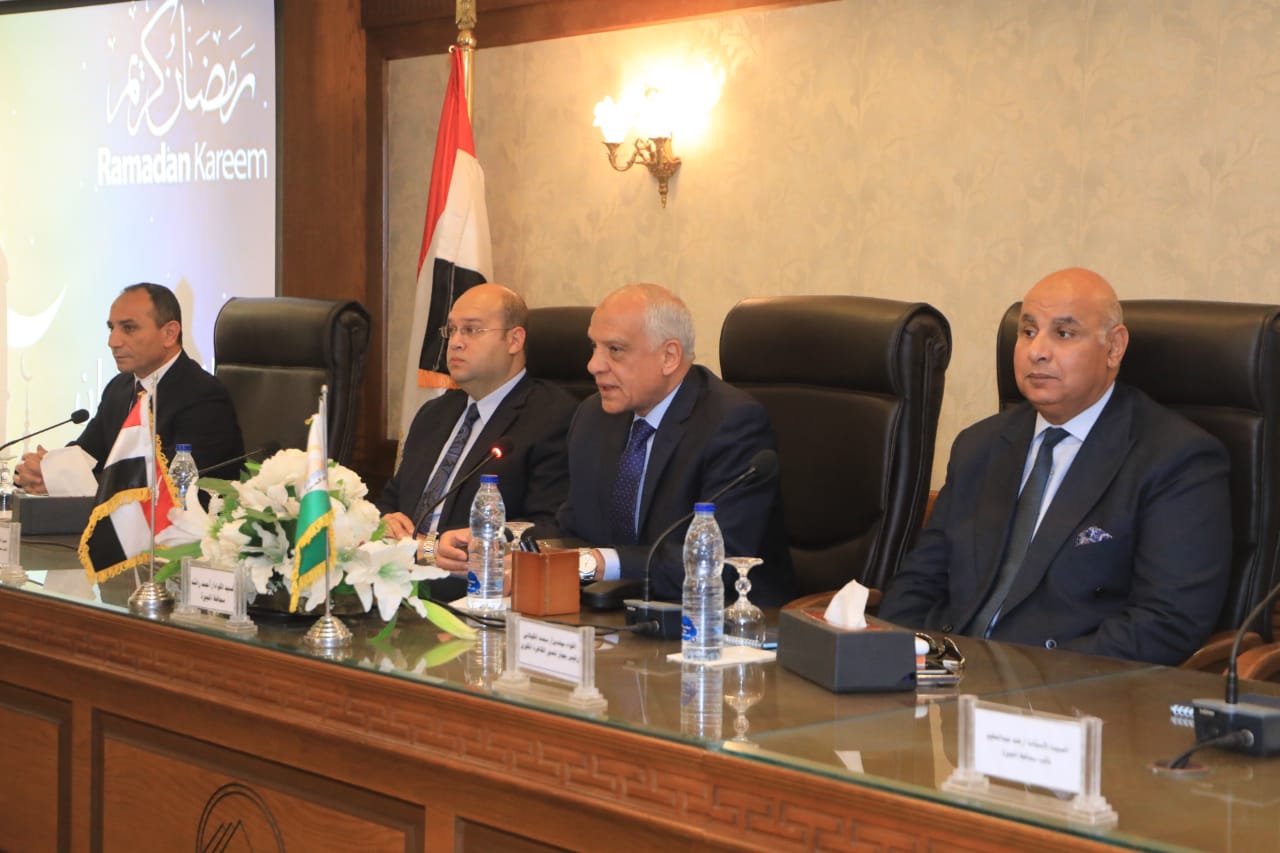 التجهيزات النهائية لبدء التشغيل التجريبي لمحور الفريق كمال عامر غداً الخميس