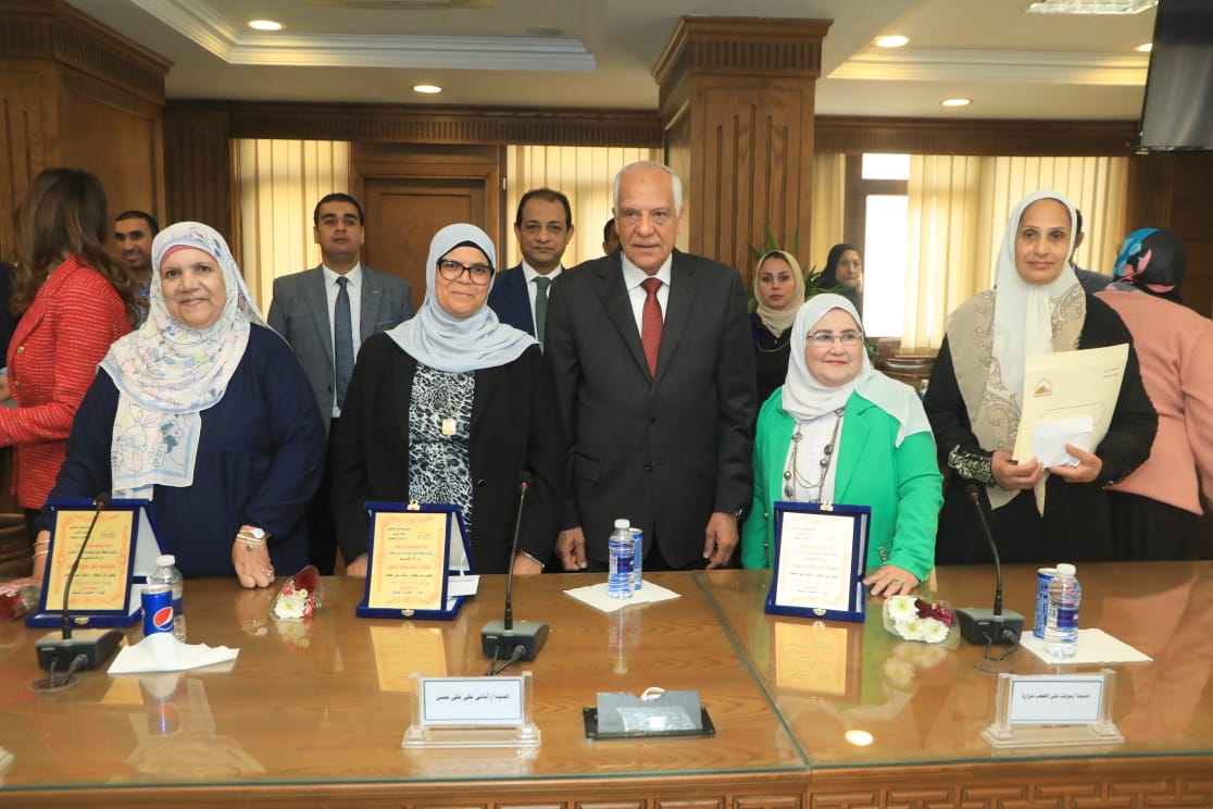 تكريم الأمهات المثاليات بالجيزة